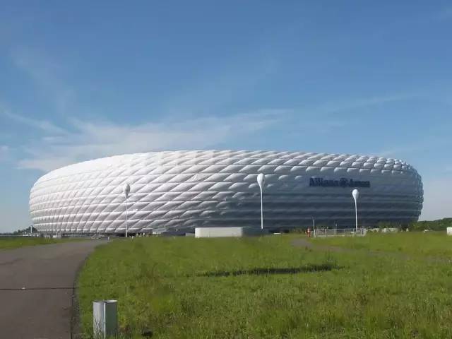  米德尔斯堡河畔雄狮吼，河滨球场响起胜利凯歌